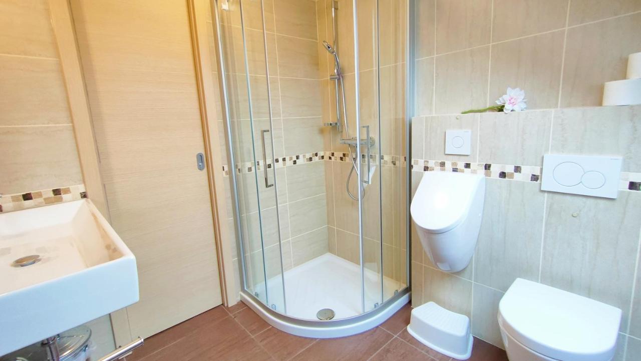 Apartmaji Dora موجسترانا المظهر الخارجي الصورة